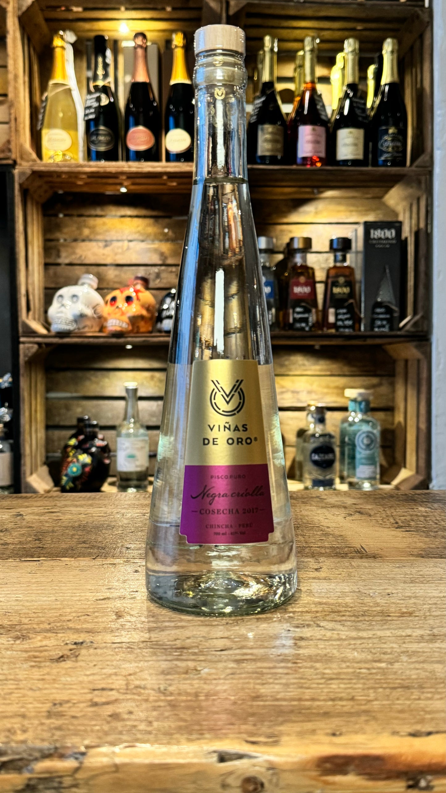Viñas de Oro Pisco Premium Negra Criolla