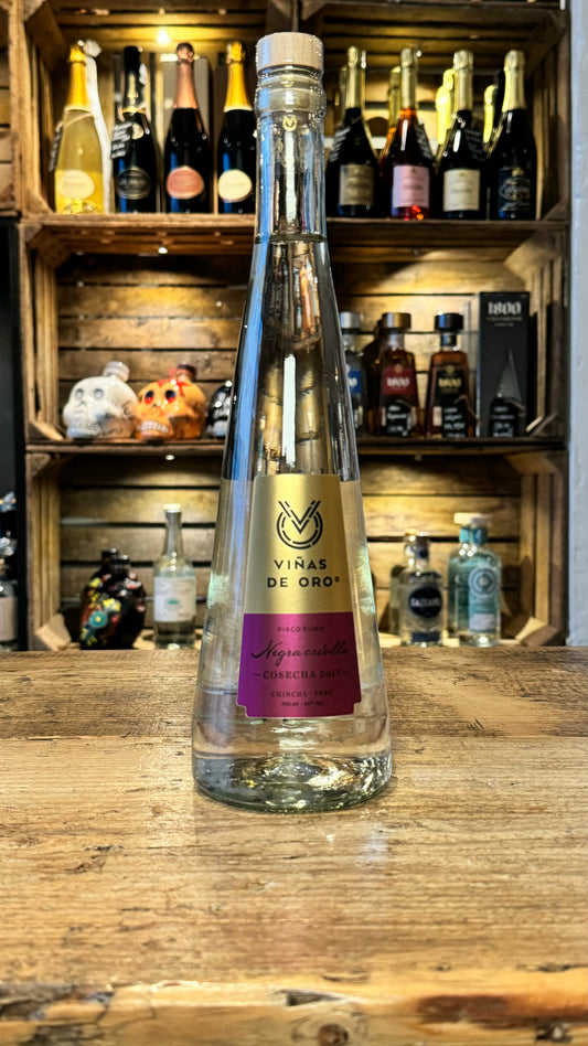 Viñas de Oro Pisco Premium Negra Criolla